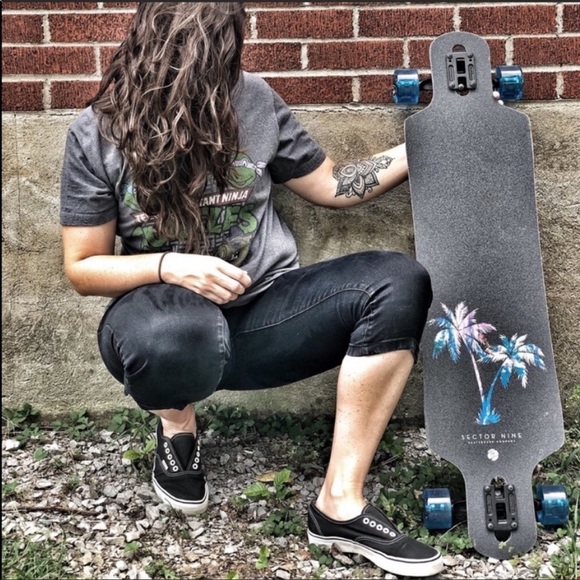 Meet your posher @nifftythreadz - Picture 2 of 2